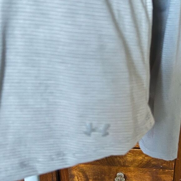 Under Armour Fitted Hoodie Long Sleeve Shirt | Size Medium - Picture 5 of 10